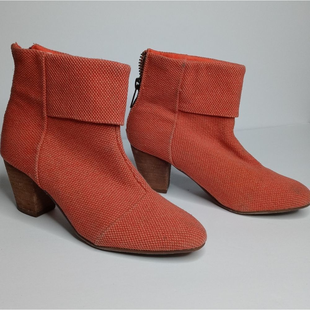 Bucco orange ankle boots size 8